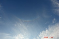 環天頂アーク(逆さ虹)。クリックして大きくしてくださいね。r1