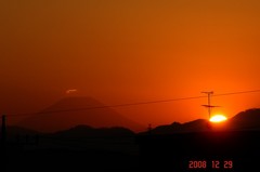 富士山と日没12/29。クリックして大きくしてくださいね。r1