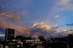 今日の空、北東方向。α55 SLT-A55VYDT18-55mm F3.5-5.6 SAM。クリックすると大きくなります。