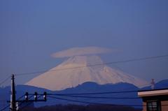 富士山11'3/19笠富士ですね。α55 SLT-A55VY 70-300mm F4.5-5.6 G SSM SAL70300G。クリックすると大きくなります。