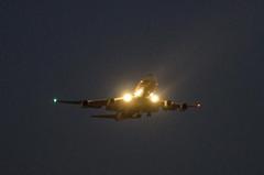 暗闇にカリッタ航空のB−747。α55 SLT-A55VY 85mm F2.8 SAM SAL85F28。クリックすると大きくなります。