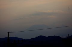 夕景富士山11'7/12。α55 SLT-A55VY 70-300mm F4.5-5.6 G SSM SAL70300G。クリックすると大きくなります。