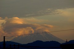夕景富士山12'06/20。α77 SLT-A77V 70-300mm F4.5-5.6 G SSM SAL70300G。クリックすると大きくなります。