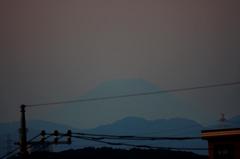 富士山11'11/4夜明け前。α55 SLT-A55VY 70-300mm F4.5-5.6 G SSM SAL70300G。クリックすると大きくなります。