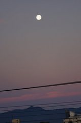 満月は見れませんでしたが早朝の立待月と右下にたぶん木星。α55 SLT-A55VY 70-300mm F4.5-5.6 G SSM SAL70300G。クリックすると大きくなります。