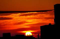 朝焼け。α55 SLT-A55VY 70-300mm F4.5-5.6 G SSM SAL70300G。クリックすると大きくなります。